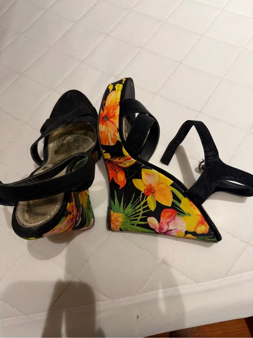 Liliana Black Floral Tropical Wedge Sandals
